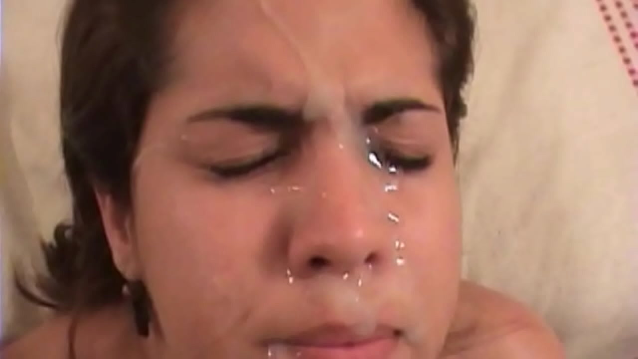 Skaistai latīņamerikāņu brunetei ir skarbs sekss